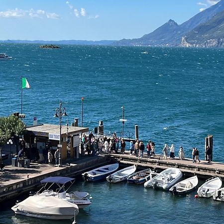 Charmante Apartament Lake Front Malcesine Eksteriør billede
